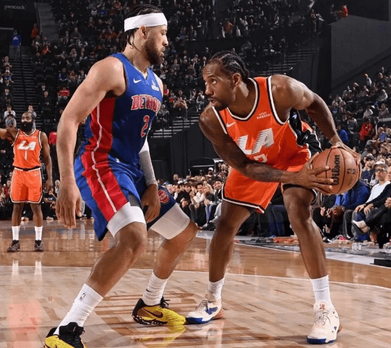 Kawhi Leonard ilmoittaa paluustaan ​​uransa parhaalla suorituksella